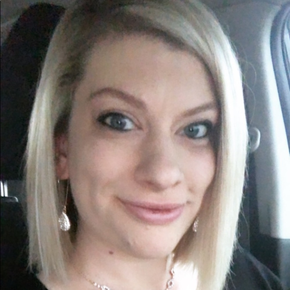 Meet your Posher, Leanna